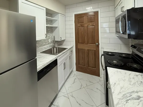 Colonial Oaks Apartments
