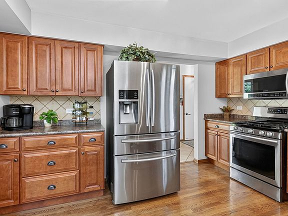 5th image of 319 Jamatt Ct
