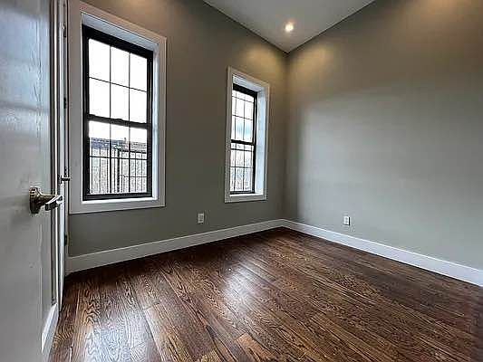 4th image of 655 Mac Donough St #3H