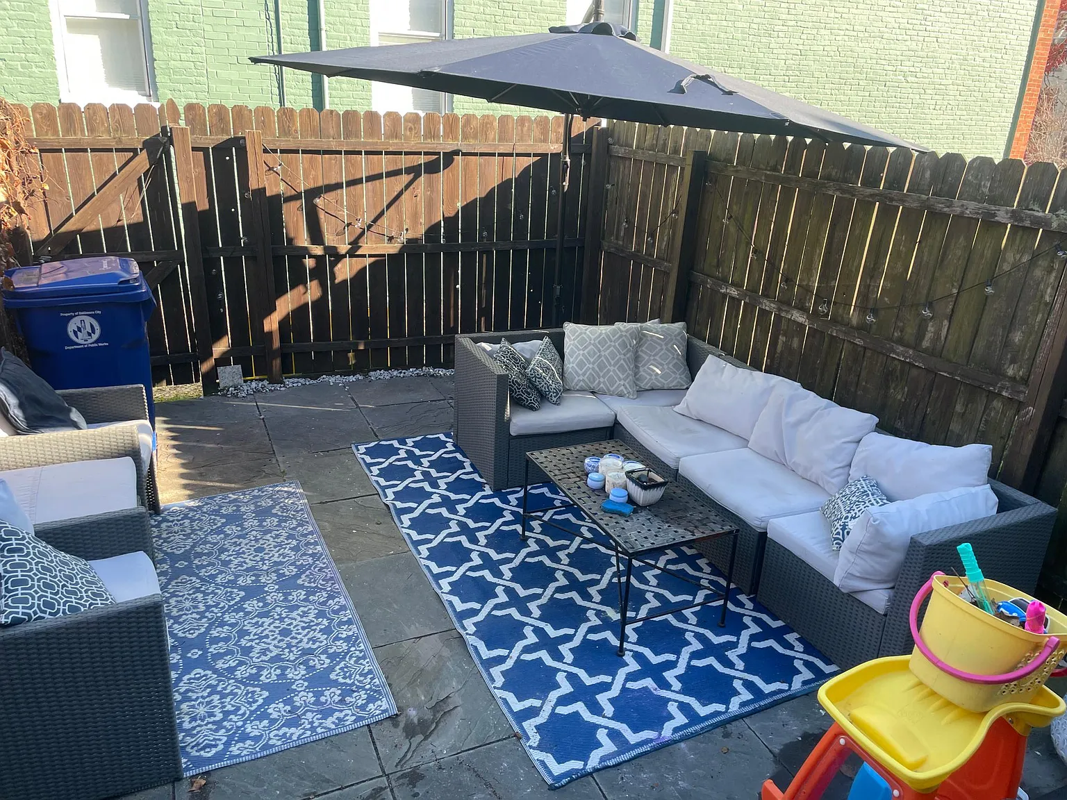3 bed, 1.5 bath, 1284 sqft, $2,600 — Photo 2