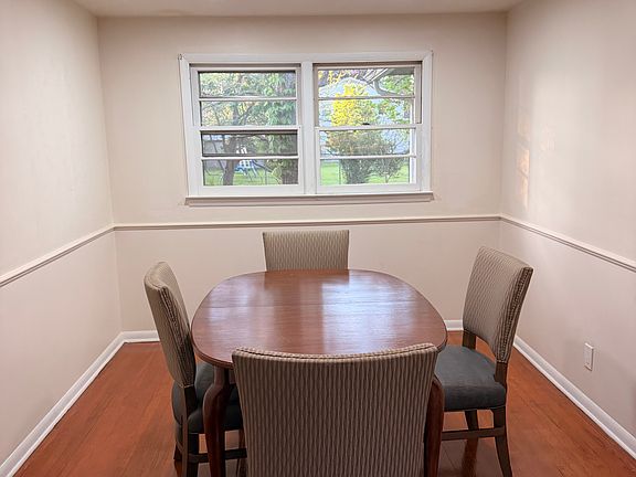 5th image of 102 Standish Dr