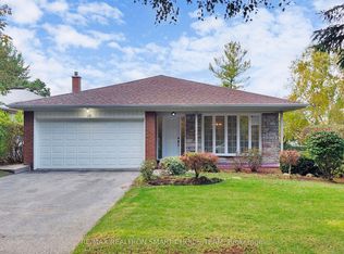 18 Brenham Cres, Toronto, ON M2M2L1