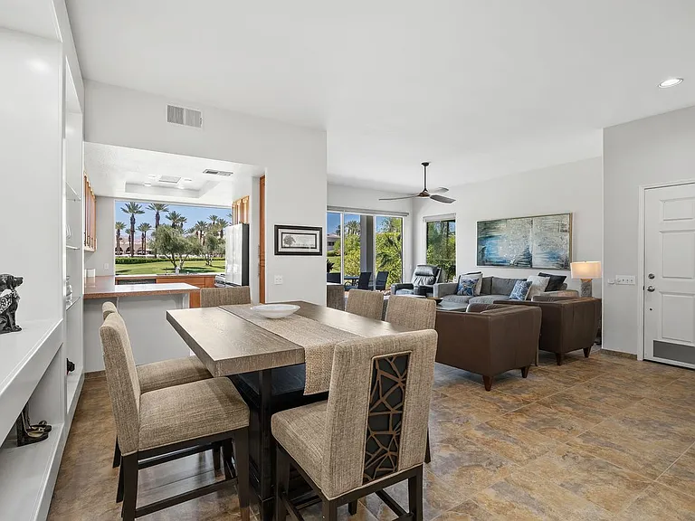 48 Pebble Beach Dr — Photo 3