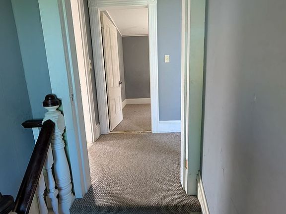 5th image of 59 Oak St