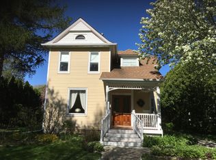 909 Washington St, Cedar Falls, IA 50613