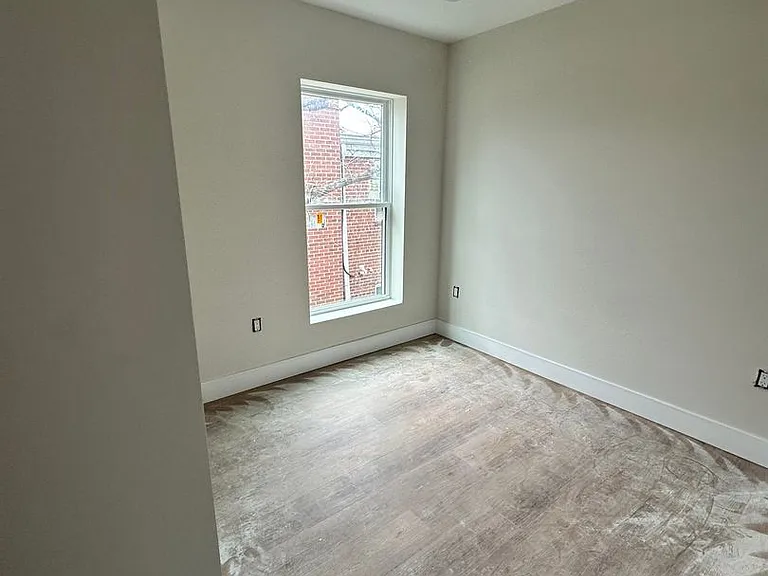 52nd Street Residences — Photo 41