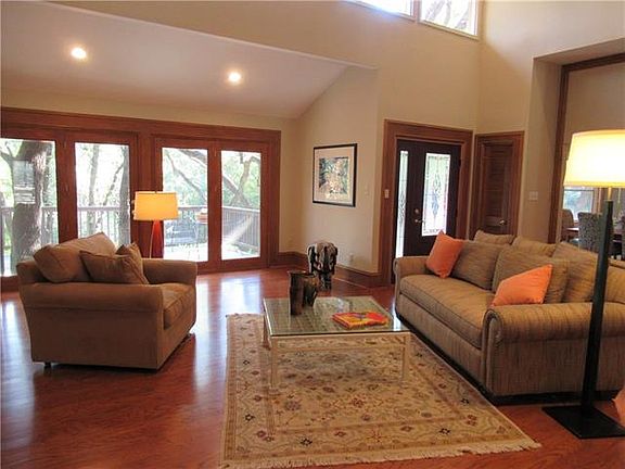 5th image of 512 Konstanty Cir