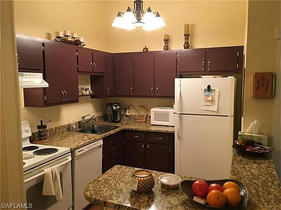 4th image of 8101 S Woods Cir Unit 15