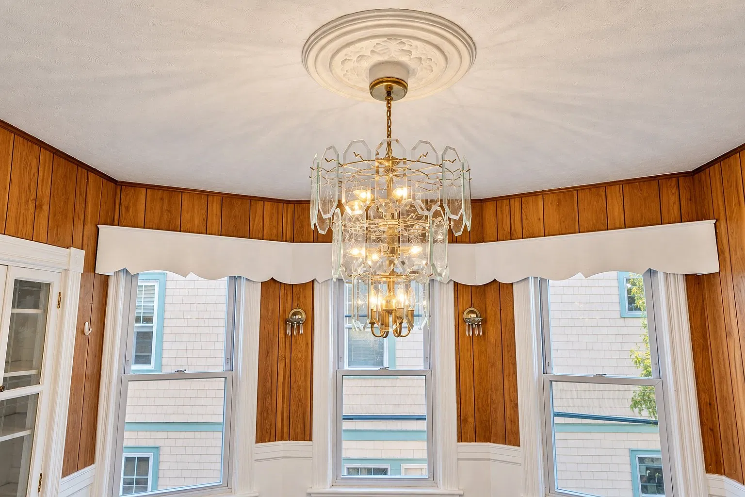 2 bed, 1.0 bath, 1208 sqft, $2,800 — Photo 3