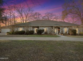 321 Lake David Dr, Picayune, MS 39466