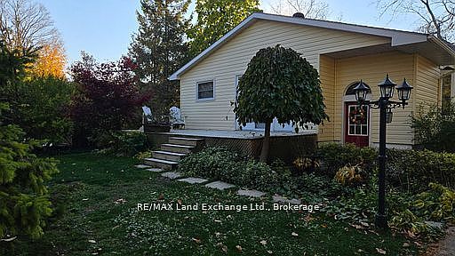 2nd image of 213 Huron Rd