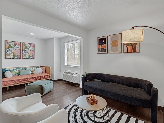 4th image of 123 McCullough Dr #108