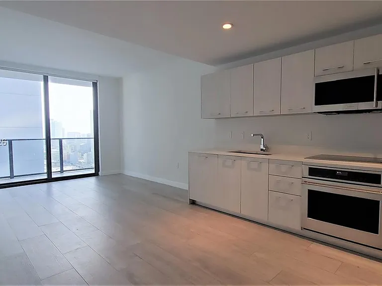55 SW 9th St #3610 — Photo 9