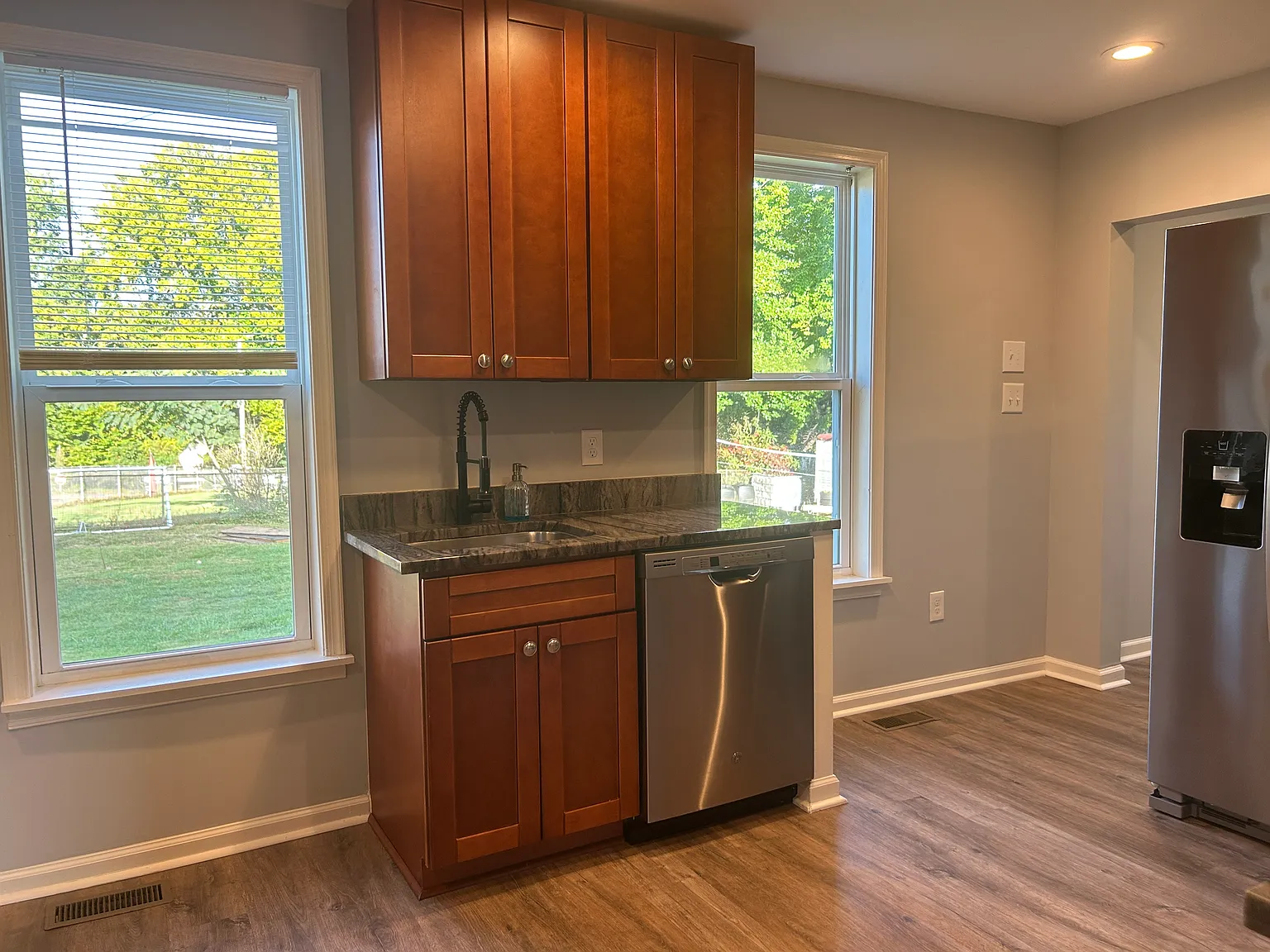 4 bed, 2050 sqft, $2,595 — Photo 4
