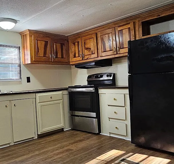 108 Davis Rd E — Photo 21