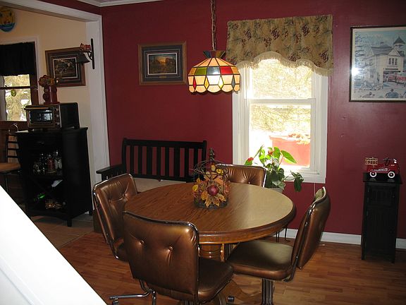 3rd image of 29 Thomas Ave