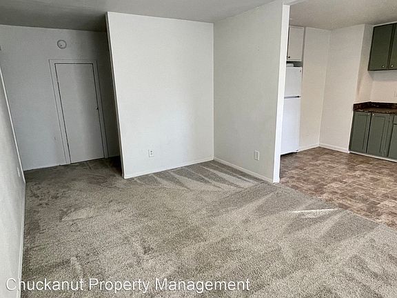 5th image of 1011 E Division St #102