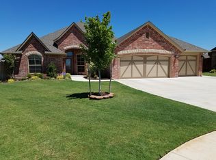 9401 Lakecrest Dr, Oklahoma City, OK 73159