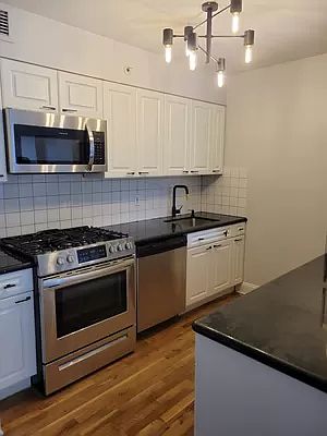 4th image of 347 17th St #A2