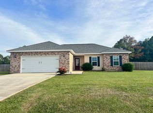 19 Meadow Path Cir, Picayune, MS 39466