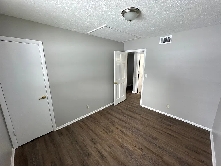 338 N Skyline Dr — Photo 17