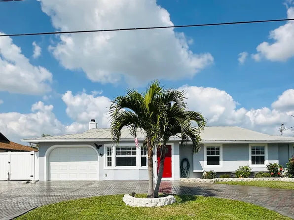 141 NE Sagamore Terrace, Port St Lucie, FL 34983