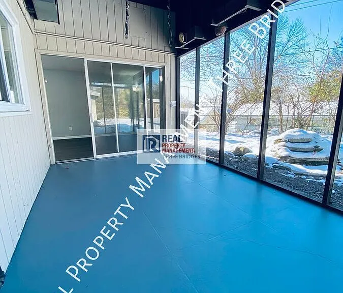3125 Stafford Ln — Photo 10