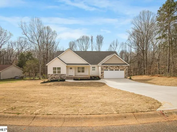 154 Red Globe Ln, Woodruff, SC 29388