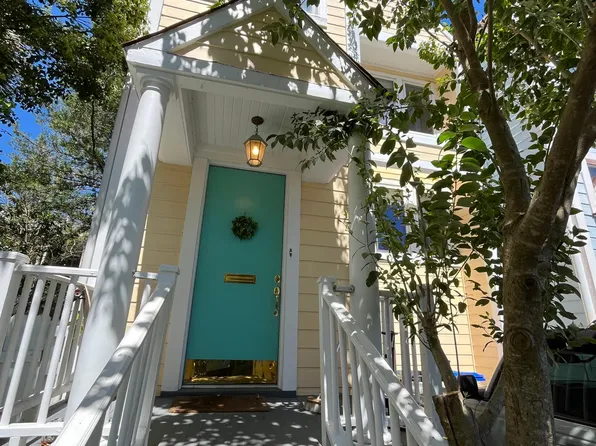 1 Aston Pl, Charleston, SC 29401