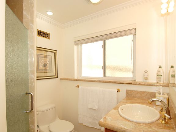 5th image of 238 W 41st Ave