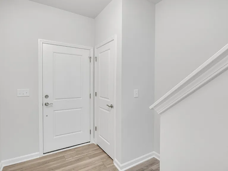 840 McKenzie Park Ter — Photo 7