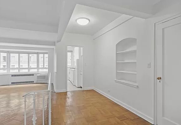 2nd image of 333 W 57th St APT 307