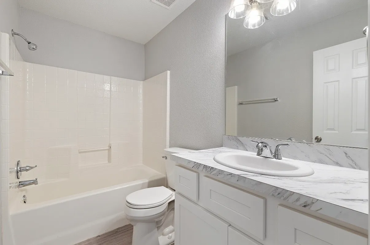 3 bed, 1560 sqft, $1,800 — Photo 1