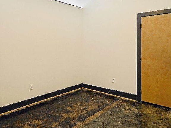 2nd image of 123 N Sycamore St #106
