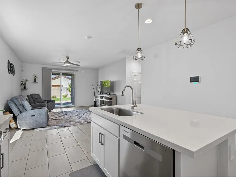 36354 W San Clemente Ave — Photo 11