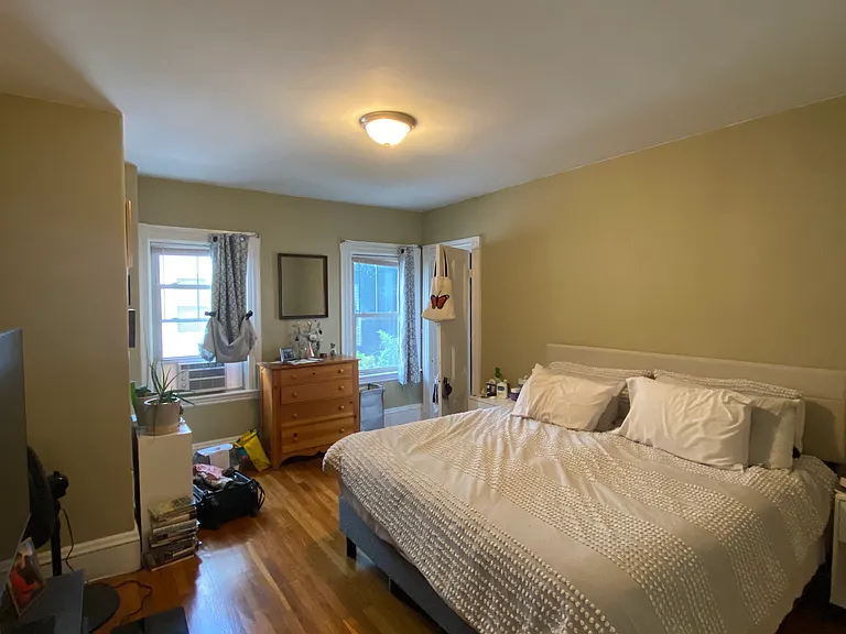 22 Brooks St — Photo 3