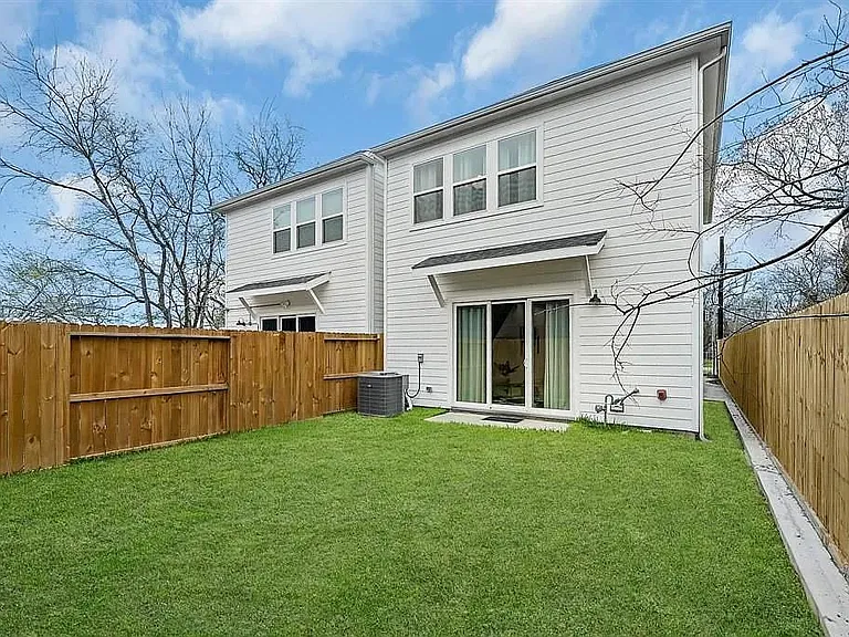 6814 Burkett St — Photo 5