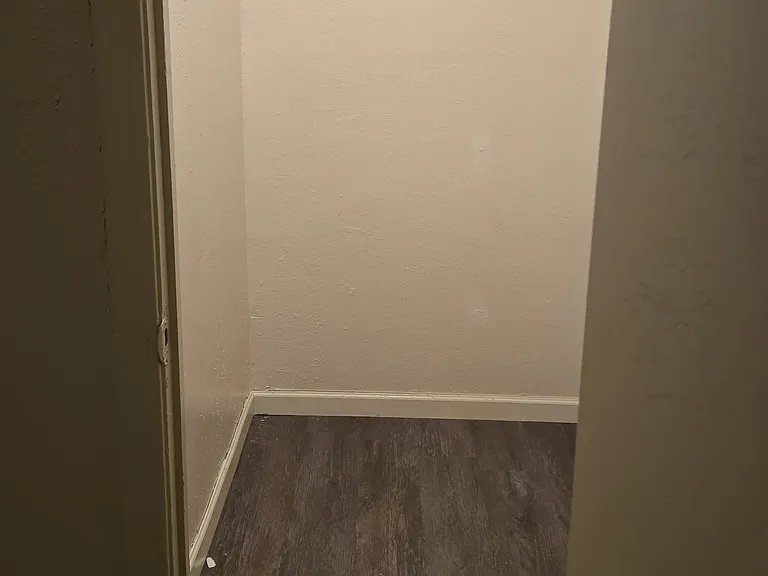219 Westpark Ct — Photo 6