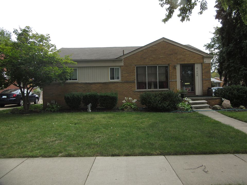 1st image of 21530 Lakebreeze St