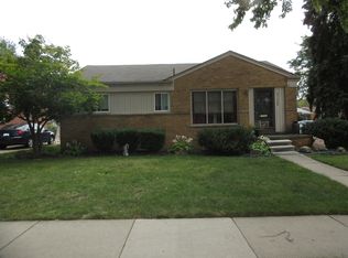 21530 Lakebreeze St, Saint Clair Shores, MI