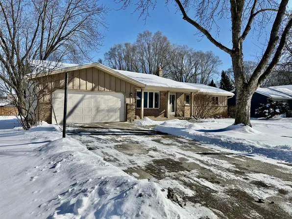 517 Sweetbriar LANE, Watertown, WI 53098