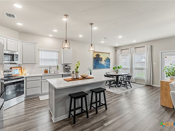 3rd image of 2835 Sitka Dr