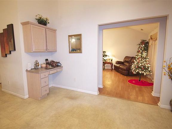 5th image of 209 McPeek Pl