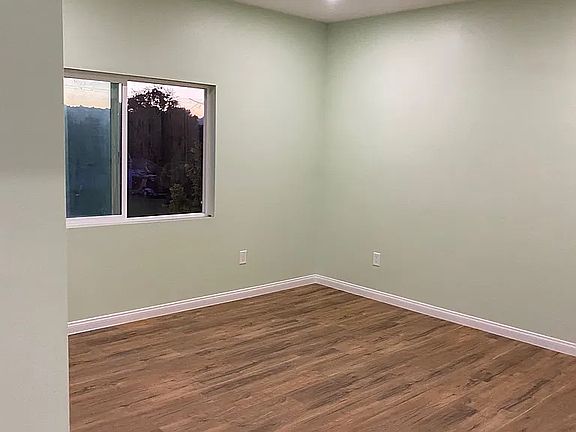 3rd image of 649 Claydelle Ave
