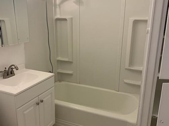 5th image of 546 Broadwater Ave