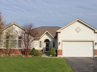 480 Inverness Dr, Gurnee, IL 60031