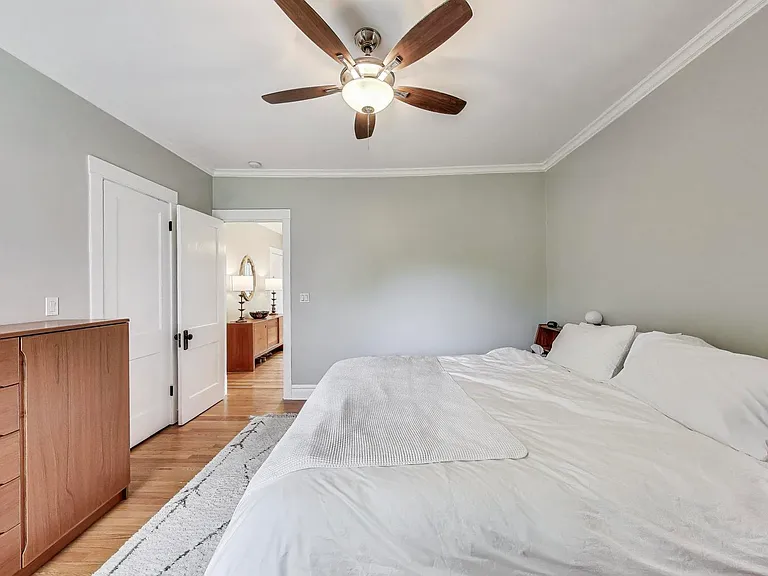 36 E Touhy Ave — Photo 14
