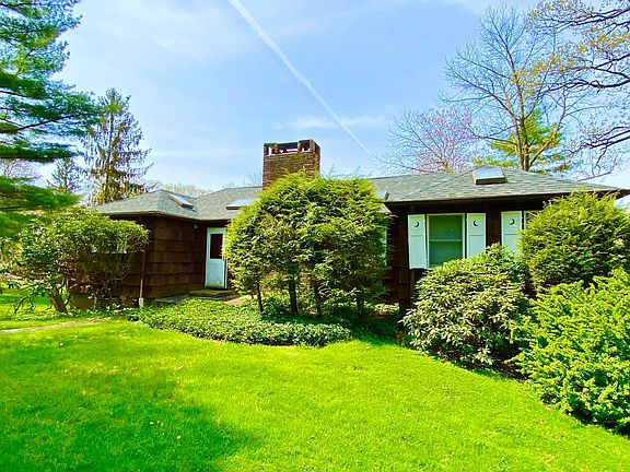 3rd image of 11 Kirk Lake Dr