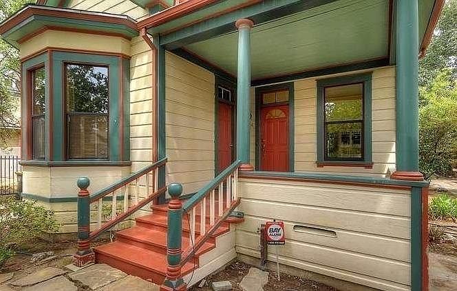 1st image of 824 N Lincoln St