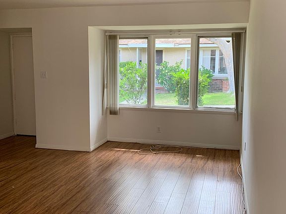 4th image of 829 W Huntington Dr #1/2